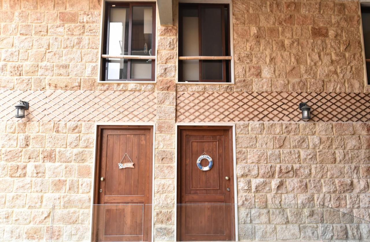 Old Town Guesthouses บาทรูน ภายนอก รูปภาพ